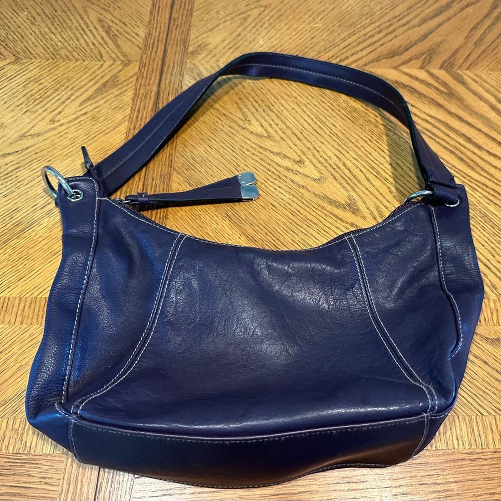 Elegant Worthington Eggplant Leather Shoulder Bag - Picture 10 of 10